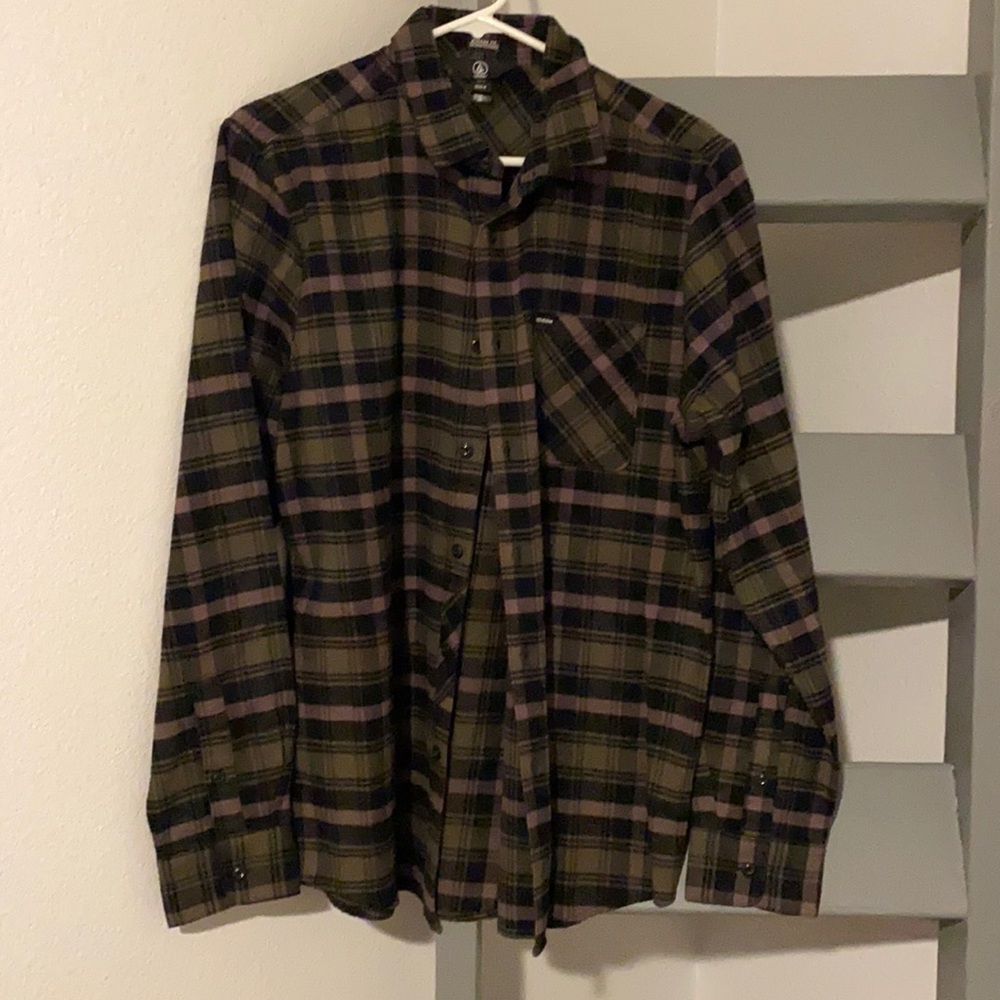 Never worn volcom flannel
